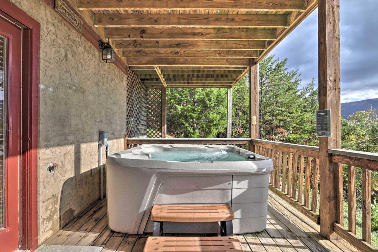 Smoky Mountain Retreat With Hot Tub, Arcade Games Βίλα Pigeon Forge Εξωτερικό φωτογραφία