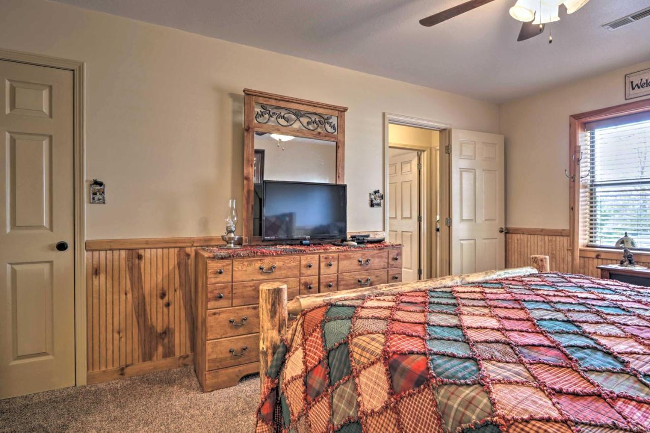 Smoky Mountain Retreat With Hot Tub, Arcade Games Βίλα Pigeon Forge Εξωτερικό φωτογραφία
