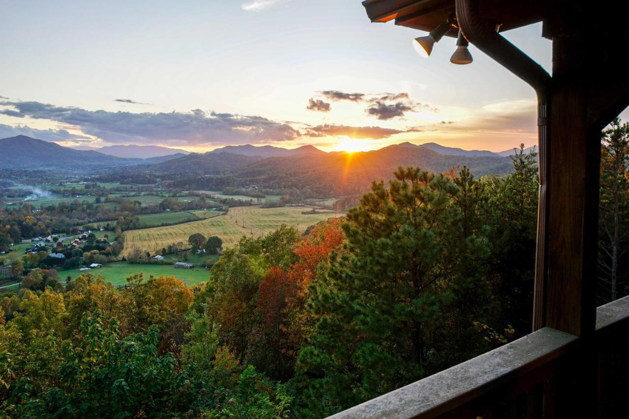 Smoky Mountain Retreat With Hot Tub, Arcade Games Βίλα Pigeon Forge Εξωτερικό φωτογραφία